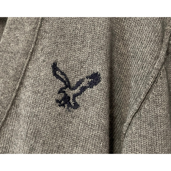 American Eagle Men's Sz S V-Neck Button Cardigan Exposed Seams Knit Gray Grandpa - Picture 5 of 8